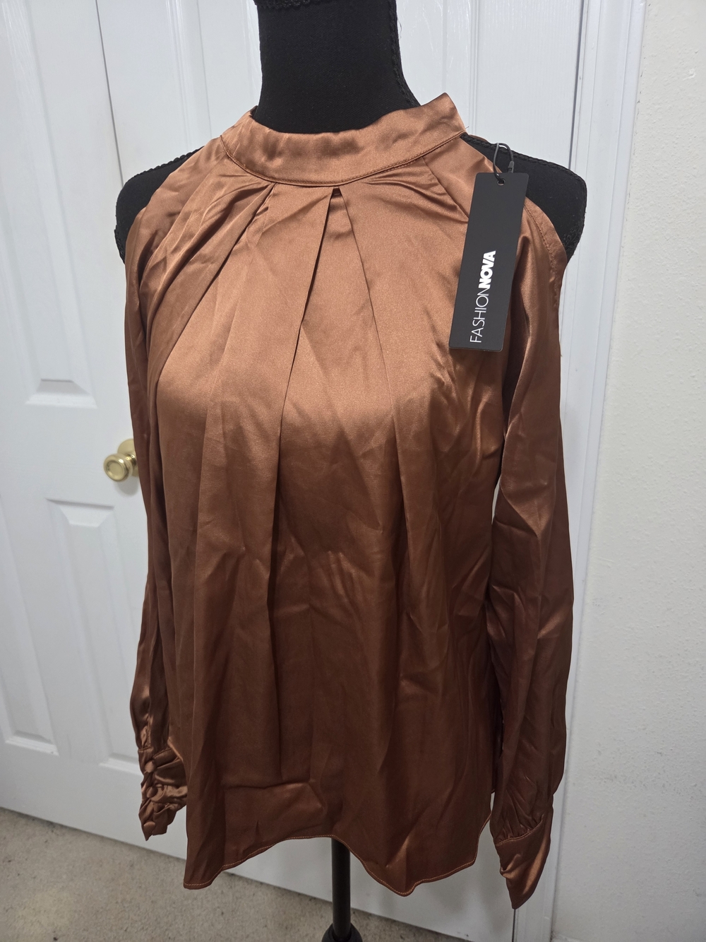 Fashion Nova Cold-Shoulder Top in Copper